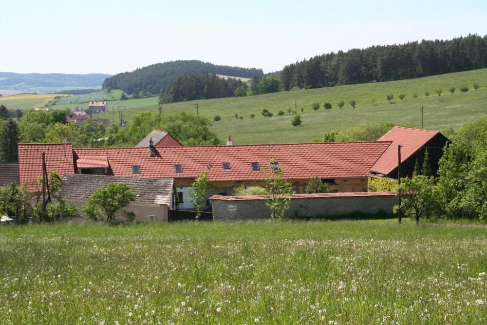 Podkroví v Jihočeském Statku Nemejice Exterior foto