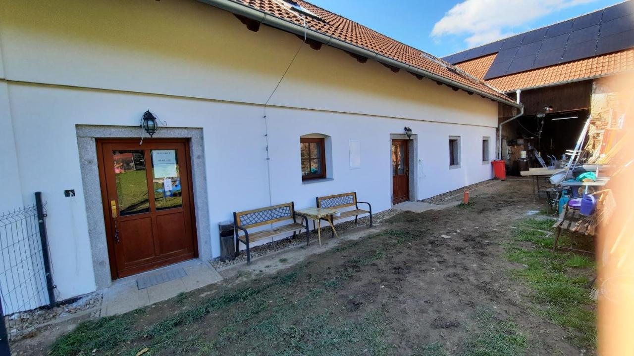 Podkroví v Jihočeském Statku Nemejice Exterior foto