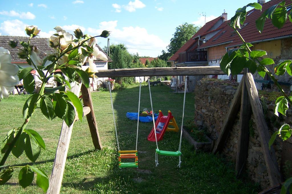 Podkroví v Jihočeském Statku Nemejice Exterior foto